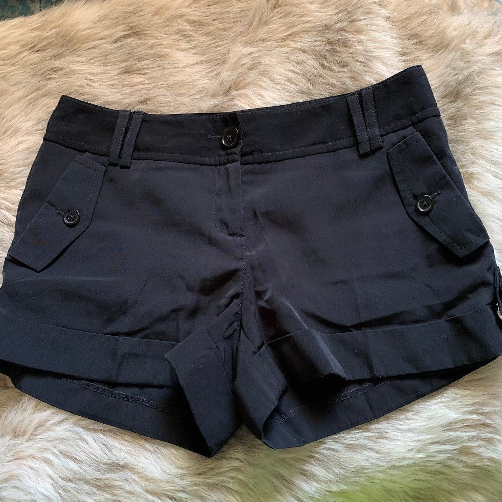 sz 00 black shorts